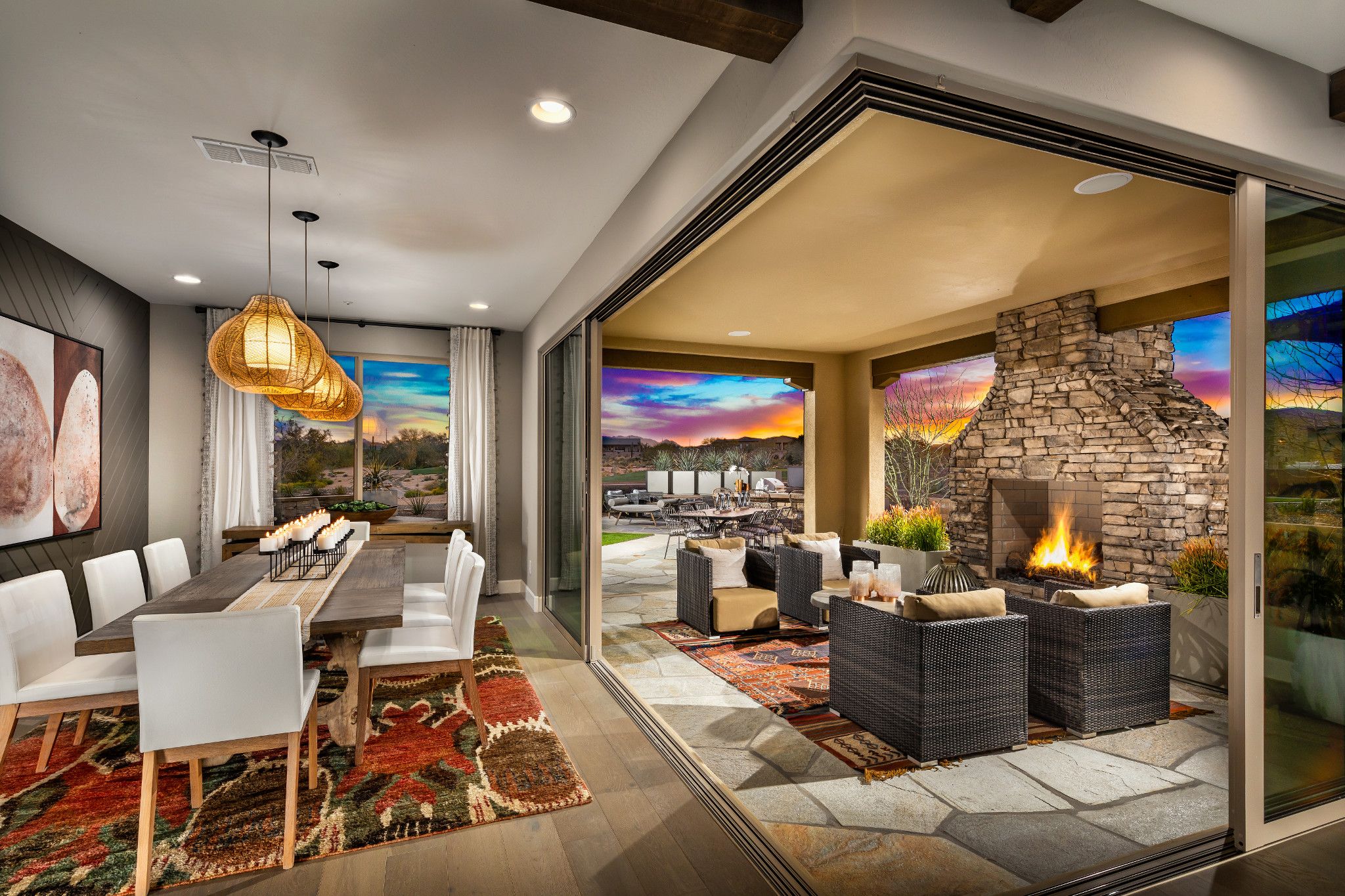 Trilogy_Verde_River_Model_Nice_Dining-and-Outdoor-Room